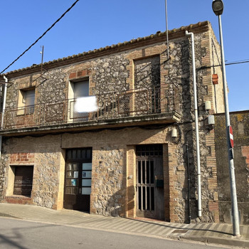 Haus mit Grundstück in Vilamacolum, Alt Empordà, zu verkaufen – Renovierungsbedürftiges Haus.