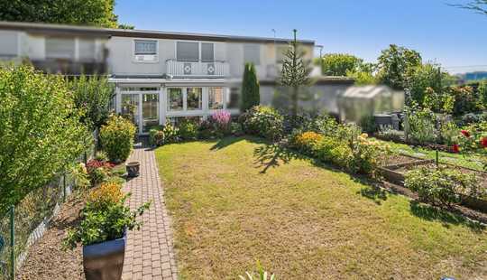 Bild von Wiesbaden: Gepflegtes Reihenhaus in ruhiger Wohnlage mit tollem Wintergarten und Garten