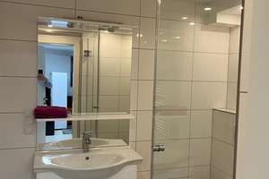 Helle Souterrain-Wohnung, modernes Duschbad, moderne Einbauküche  – Landauer Weg 7, 40227 Oberbilk, Düsseldorf – Vorschaubild 6