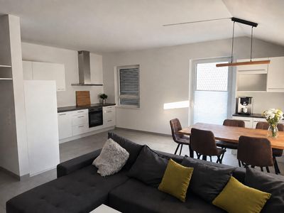 Moderne 4,5-Zimmer-DG-Wohnung (A+) mit Dachterrasse