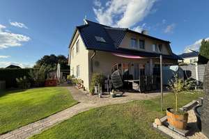 *** Top gepflegte Doppelhaushälfte in ruhiger Lage *** – Die vollständige Adresse der Immobilie erhältst du vom Anbieter., 21365 Adendorf – Vorschaubild 1