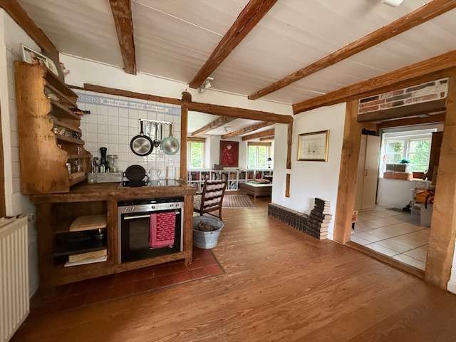 Immobilie in Elmenhorst - 1.232 m² Grdstck. * liebevoll restaur. Fachwerkhaus * zentral u. dennoch idyllischer Garten* Carport - Bild 1