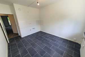 **FRISCH RENOVIERT**5-Zimmer-Wohnung // EG // 2 Bäder // Balkon // ab 01.11.2025 – Ringstraße 187, 4209 Leipzig – Vorschaubild 12