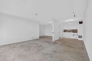 Milbertshofen: 3 Zi. | ca. 91 m² | 4. OG | gr. Balkon | techn. kernsaniert | 2 Bäder | offene Küche – Die vollständige Adresse der Immobilie erhältst du vom Anbieter., 80807 Milbertshofen, München – Vorschaubild 2