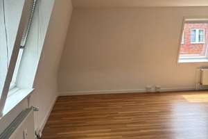 moderne 1-Zimmer Dachgeschoss Wohnung in Bielefeld Mitte – Die vollständige Adresse der Immobilie erhältst du vom Anbieter., 33602 Mitte, Bielefeld – Vorschaubild 2