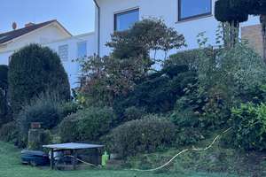 WOHNEN - HÖHENLAGE SACKGASSE - ARBEITEN - ANLAGE - VERMIETUNG - 2-FAM. HAUS - WEITERE PLATZRESERVEN – Die vollständige Adresse der Immobilie erhältst du vom Anbieter., 63546 Hammersbach – Vorschaubild 1