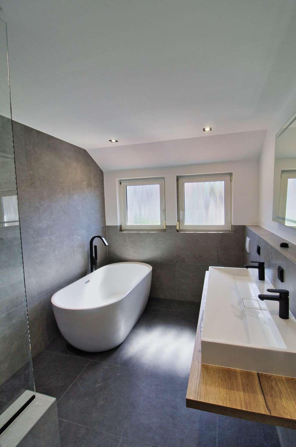 Immobilie in Waldstetten - Großzügige 4,5-Zi.-Maisonettewohnung mit Balkon und Garage! - Bild 0