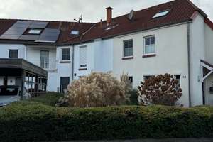 Großzügiges Reihenmittelhaus mit Garten und 2 Carportstellplätzen – Die vollständige Adresse der Immobilie erhältst du vom Anbieter., 30966 Hemmingen – Vorschaubild 1