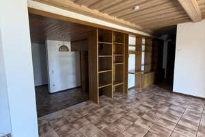 Großzügige 5-Zimmer-Splitlevel-Wohnung mit 153 m², Balkon, Garten und Kaminofen – Kirchweg 8, 75323 Bad Wildbad – Vorschaubild 14