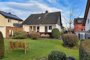Einfamilienhaus in guter Wohnlage von Friedrichsdorf-Köppern
 – Die vollständige Adresse der Immobilie erhältst du vom Anbieter., 61381 Friedrichsdorf – Vorschaubild 2
