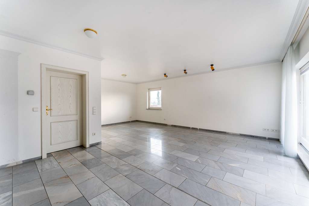 Immobilie in Rielasingen-Worblingen - Großzügige 3-Zimmer Wohnung mit Panorama-Terrasse - Bild 2