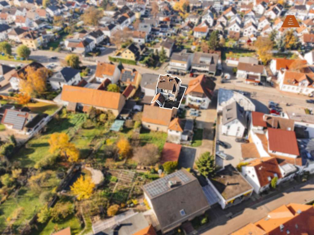 Immobilie in Bad Schönborn - Historische Villa mit Charakter – seltenes Liebhaberobjekt mit außergewöhnlichem Potenzial - Bild 3