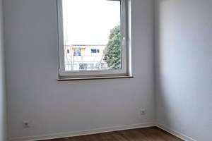 Modernisierte 4-Zimmer Wohnung zentral in Zuffenhausen - Balkon, Garage, Stellplatz und Gartenmitbe. – Rütlistr. ..., 70435 Zuffenhausen-Schützenbühl, Stuttgart – Vorschaubild 14