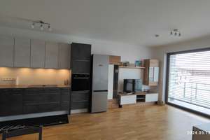 Geräumige 2,5 Zi. Etagenwohnung mit Westbalkon und Einbauküche (Möblierung vorhanden)