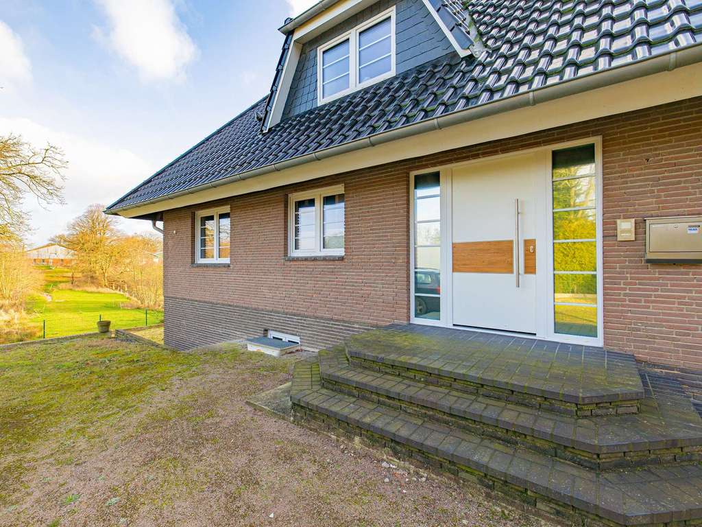 Immobilie in Sankt Michaelisdonn - Viel Platz für Leben, Familie und Zukunft | Großzügiges, saniertes Zuhause in Sackgassenendlage - Bild 0