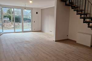 --- Energieeffizientes Reihenhaus  136 m² mit eigenem Garten ---