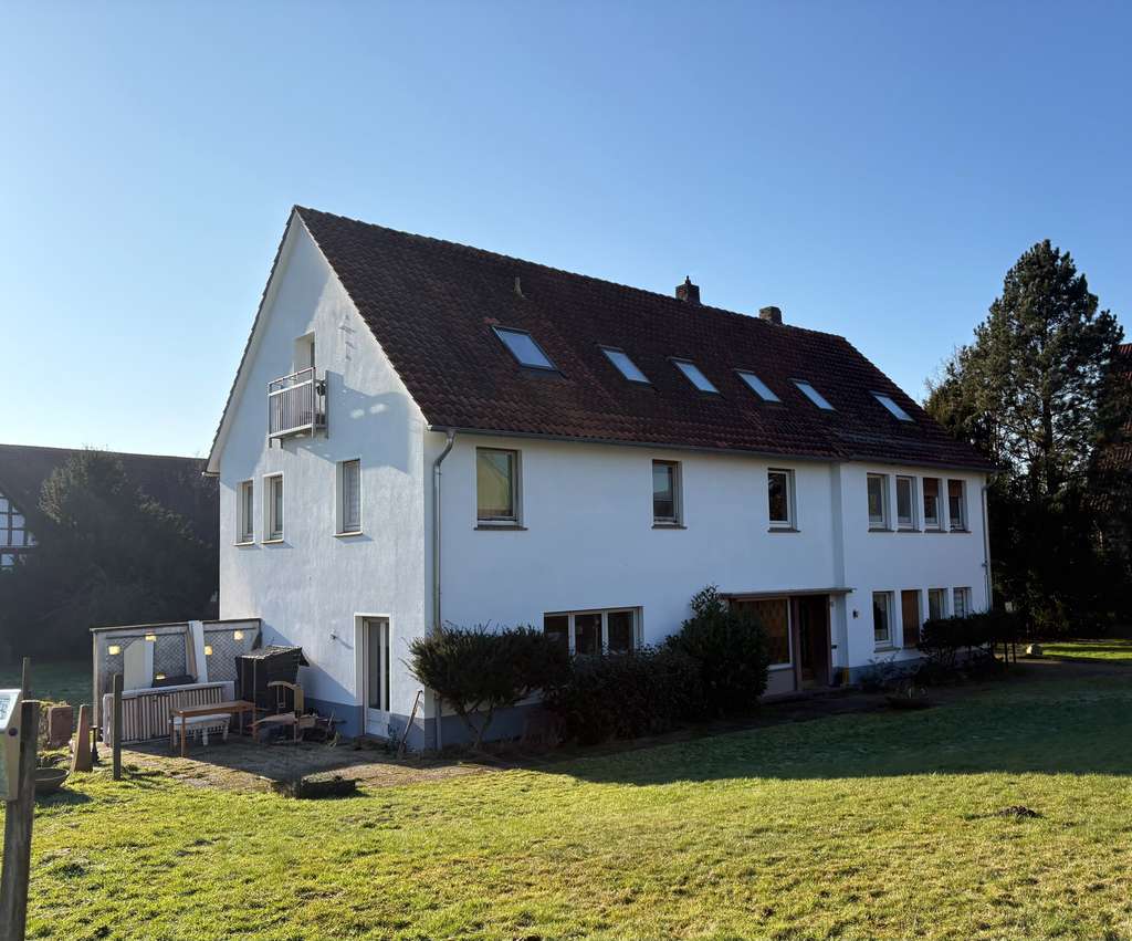 Immobilie in Bad Salzuflen - Freistehendes Mehrfamilienhaus mit viel Potential - für Kapitalanleger - Bild 0