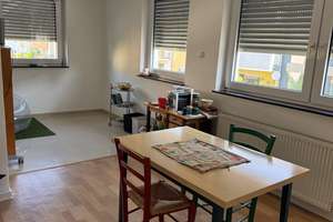 Sehr schöne 2-Zimmer-Wohnung mit Balkon und Wohnküche in Mannheim-Neckarau