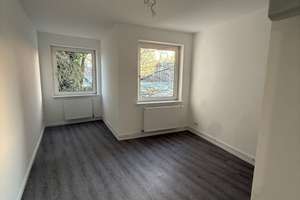 Zentrale 2-Zimmer-Wohnung mit moderner Einbauküche in Hamburg-Eiffestraße