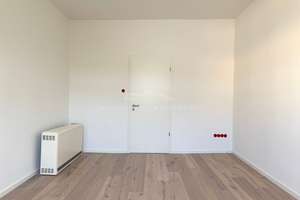 Helle 4-Zimmer-Altbauwohnung mit Balkon in Neuhausen – Die vollständige Adresse der Immobilie erhältst du vom Anbieter., 80634 Neuhausen, München – Vorschaubild 8