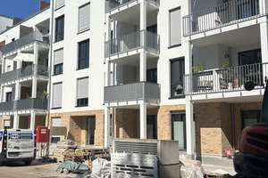Provisionsfreier Erstbezug: barrierefreie 2-Zimmer-Wohnung mit Terrasse und 90 m² Garten