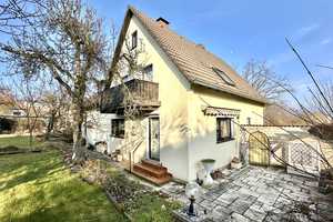 Großzügiges Einfamilienhaus mit Garten und Garage am Fuß des Roten Hügels, Bayreuth! Sofort frei! – Bayreuth – Vorschaubild 1
