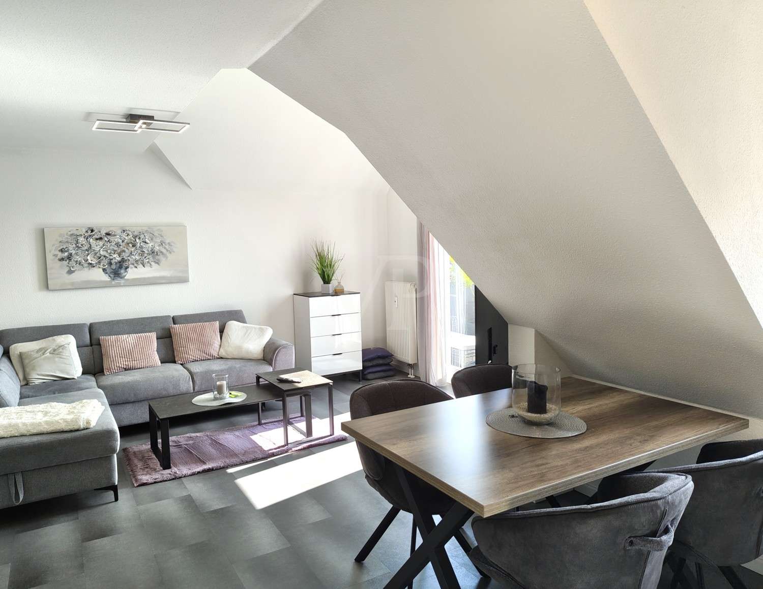 Immobilie in Oestrich-Winkel - Geschmackvoll modernisierte Maisonettewohnung in Rheinnähe - Einziehen und sich wohlfühlen! - Bild 2