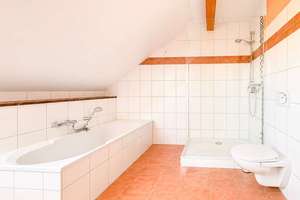 Maisonettwohnung I Dachgeschoss-Ausbau 2008 I 4 Räume + Spitzboden I Tageslichtbad I Engelsgärten – Die vollständige Adresse der Immobilie erhältst du vom Anbieter., 4319 Engelsdorf, Leipzig – Vorschaubild 9