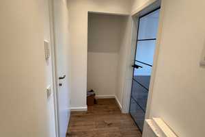 Erstbezug nach Sanierung: stilvolle 1,5-Zimmer-Wohnung mit EBK – Kleinschmitthauser Weg 18, 40468 Düsseldorf – Vorschaubild 8