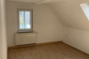 Einfamilienhaus + Garage mit 5 Zimmern in Stuttgart Untertürkheim – Die vollständige Adresse der Immobilie erhältst du vom Anbieter., 70327 Untertürkheim (Ortsteil), Stuttgart – Vorschaubild 3