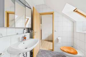Großzügige und helle Dachgeschosswohnung in ruhiger Lage Oberfürberg – Die vollständige Adresse der Immobilie erhältst du vom Anbieter., 90768 Oberfürberg, Eschenau, Fürth – Vorschaubild 6