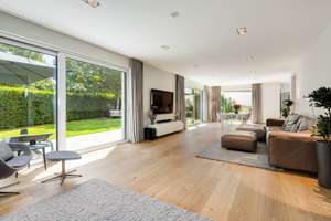 Rarität: Luxuriöse Bauhaus-Villa im besten München-Obermenzing – Die vollständige Adresse der Immobilie erhältst du vom Anbieter., 81247 Obermenzing, München – Vorschaubild 1