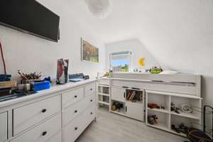 Großzügig wohnen im Grünen – Modernisiertes EFH auf Erbpachtgrundstück – Die vollständige Adresse der Immobilie erhältst du vom Anbieter., 22457 Schnelsen, Hamburg – Vorschaubild 4