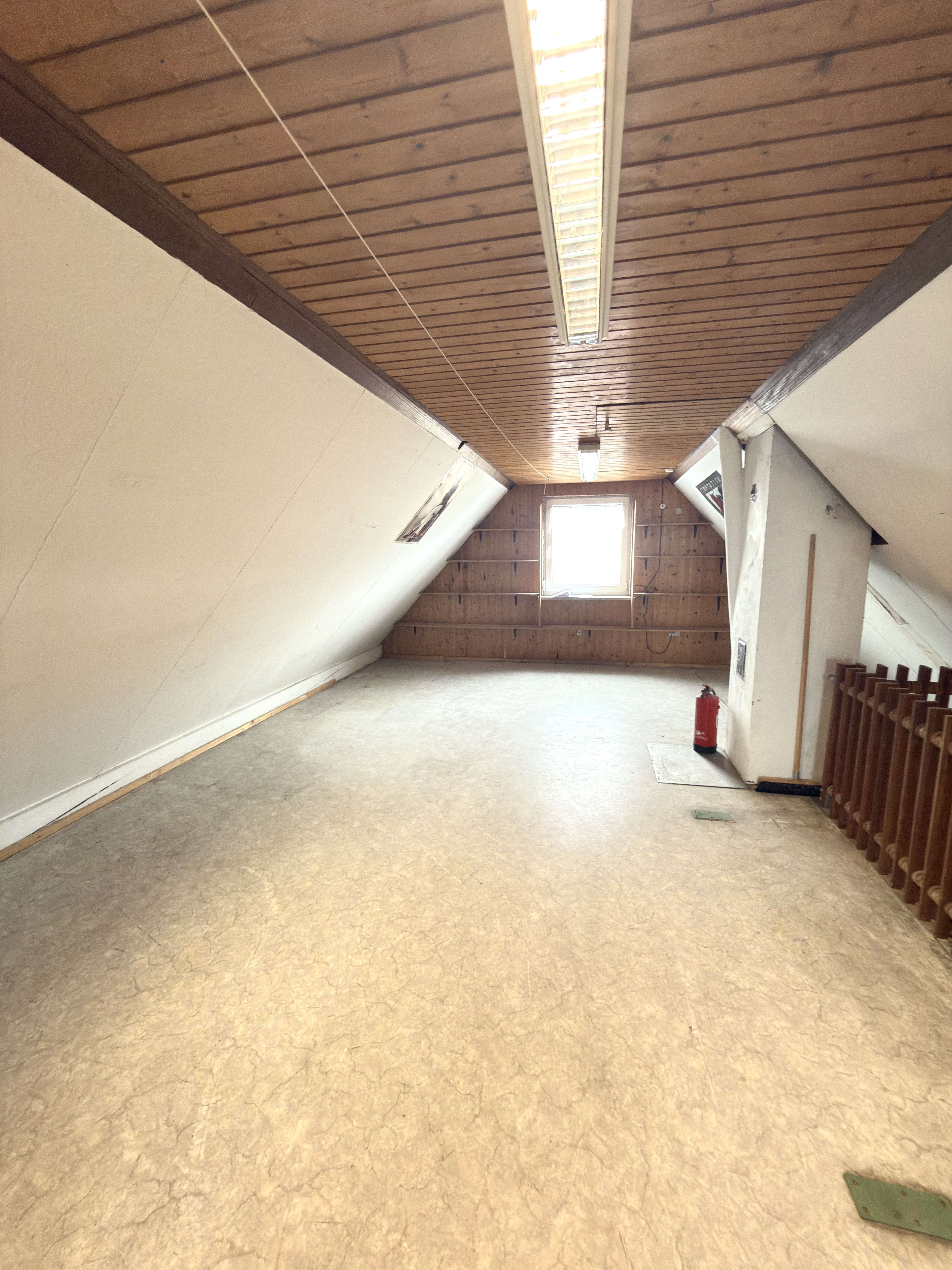 Immobilie in Dormitz - Freistehendes Einfamilienhaus mit Einliegerwohnung in begehrter Lage - Bild 1