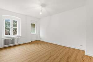 **Modern sanierte Hochparterre-Wohnung mit optimalem Grundriss und ruhigem Balkon zum begrünten Inne – Die vollständige Adresse der Immobilie erhältst du vom Anbieter., 12157 Schöneberg, Berlin – Vorschaubild 11