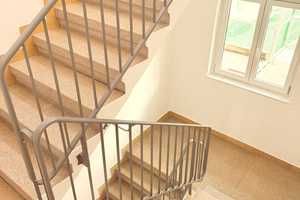 *ERSTBEZUG Kernsaniert 3 Zimmer*  2.OG  rechts mit Balkon, Küche und Waschmaschine. – Römerstraße 64, 70180 Stuttgart – Vorschaubild 2