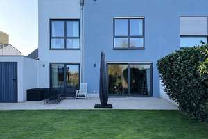 Exklusives A+ Haus mit Dachterrasse und unverbaubarem Weitblick