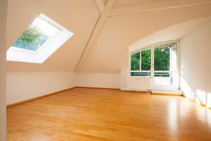Helle Dachgeschosswohnung mit Charme und schönem Ausblick – Die vollständige Adresse der Immobilie erhältst du vom Anbieter., 81827 Waldtrudering, München – Vorschaubild 4
