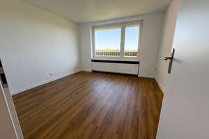 Lichtdurchflutetes Wohnglück im Grünen: 3 Zimmer mit Umlaufbalkon, guter Schnitt, Aufzug – Goltsteinstr. 93, 50968 Bayenthal, Köln – Vorschaubild 6