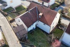 Ein Haus voller Möglichkeiten - machen Sie es zu Ihrem Zuhause! – Die vollständige Adresse der Immobilie erhältst du vom Anbieter., 95326 Kulmbach – Vorschaubild 4