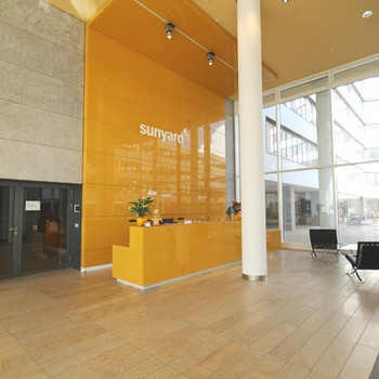 STOCK - Dachterrasse | ruhiger Innenhof | S-Bahn