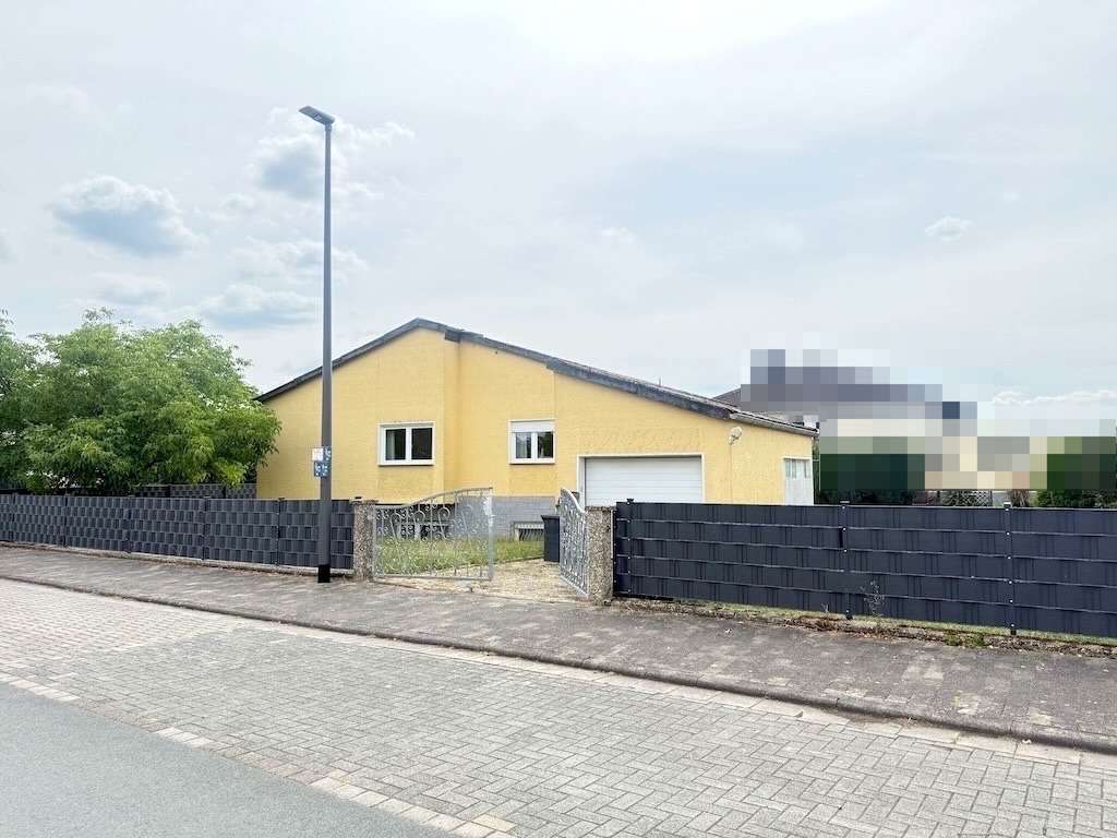 Immobilie in Villmar - ---Alles auf einer Ebene – EFH mit Garage und Garten in Villmar--- - Bild 0