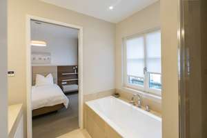 Luxuriöses Wohnen Andreas Quartier m. Concierge-Dienst, Düsseldorf Altstadt, auf Zeit o. dauerhaft – Am alten Amtsgericht 3, 40213 Altstadt, Düsseldorf – Vorschaubild 19