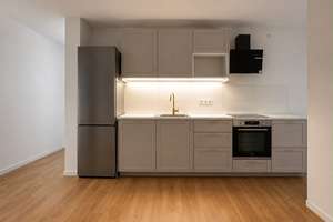 Stilvolle 1,5-Zimmer-Neubauwohnung mit Balkon & hochwertiger Einbauküche in Berlin-Friedrichshain