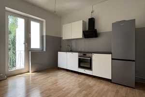 Charmante 3-Zimmer-Wohnung mit Balkon & Einbauküche im Herzen von Düsseldorf-Golzheim – Düsseldorf – Vorschaubild 2