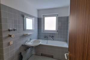 Helle 2-Zimmer Wohnung mit Loggia, separater Küche und großzügigem Wohnbereich – Neckarstr. 3, 45219 Kettwig, Essen – Vorschaubild 8