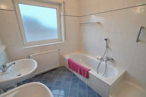 5-Zi.-Wohnung mit EBK, saniertem Bad, XL-Balkon und großzügigem Raumangebot – Die vollständige Adresse der Immobilie erhältst du vom Anbieter., 72766 Mittelstadt, Reutlingen – Vorschaubild 7
