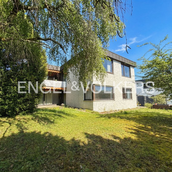 Zwei Generationen, ein Zuhause: Zweifamilienhaus mit Garten in Waiblingen-Neustadt!