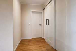 München-Bogenhausen: Luxus-Erstbezug im 6. OG  Traumhafte 3,5-Zimmer-Wohnung mit Panoramablick – Die vollständige Adresse der Immobilie erhältst du vom Anbieter., 81927 Englschalking, München – Vorschaubild 19
