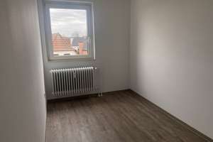Renovierte 4-Zimmer-Wohnung mit Balkon – Dammerbergstr. 5, 28309 Hemelingen (Ortsteil), Bremen – Vorschaubild 4